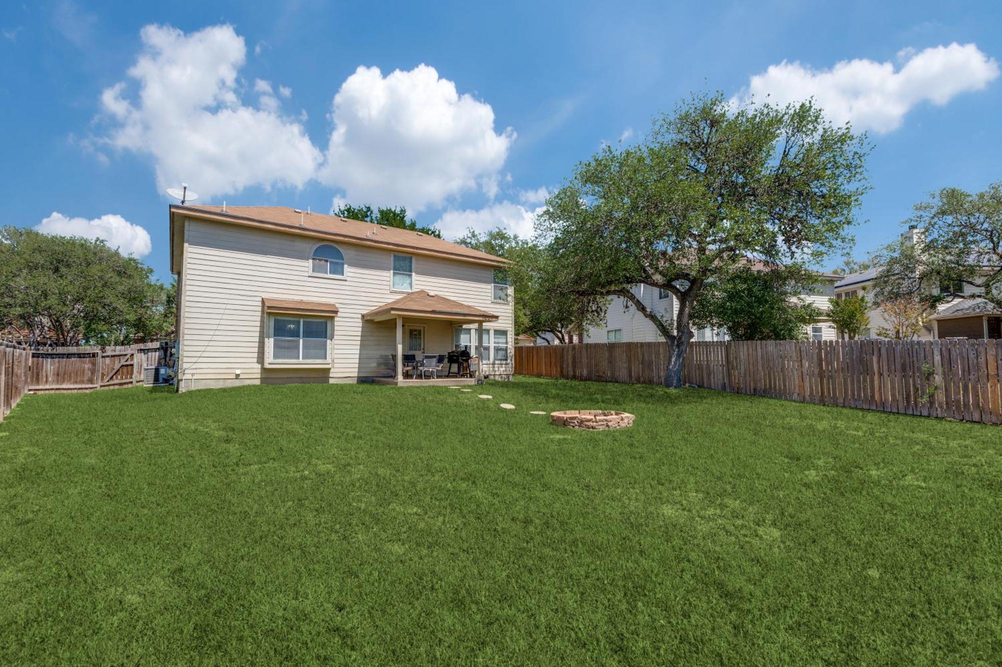 Entire House - Literally Across The Street From Sea World San Antonio Exterior photo